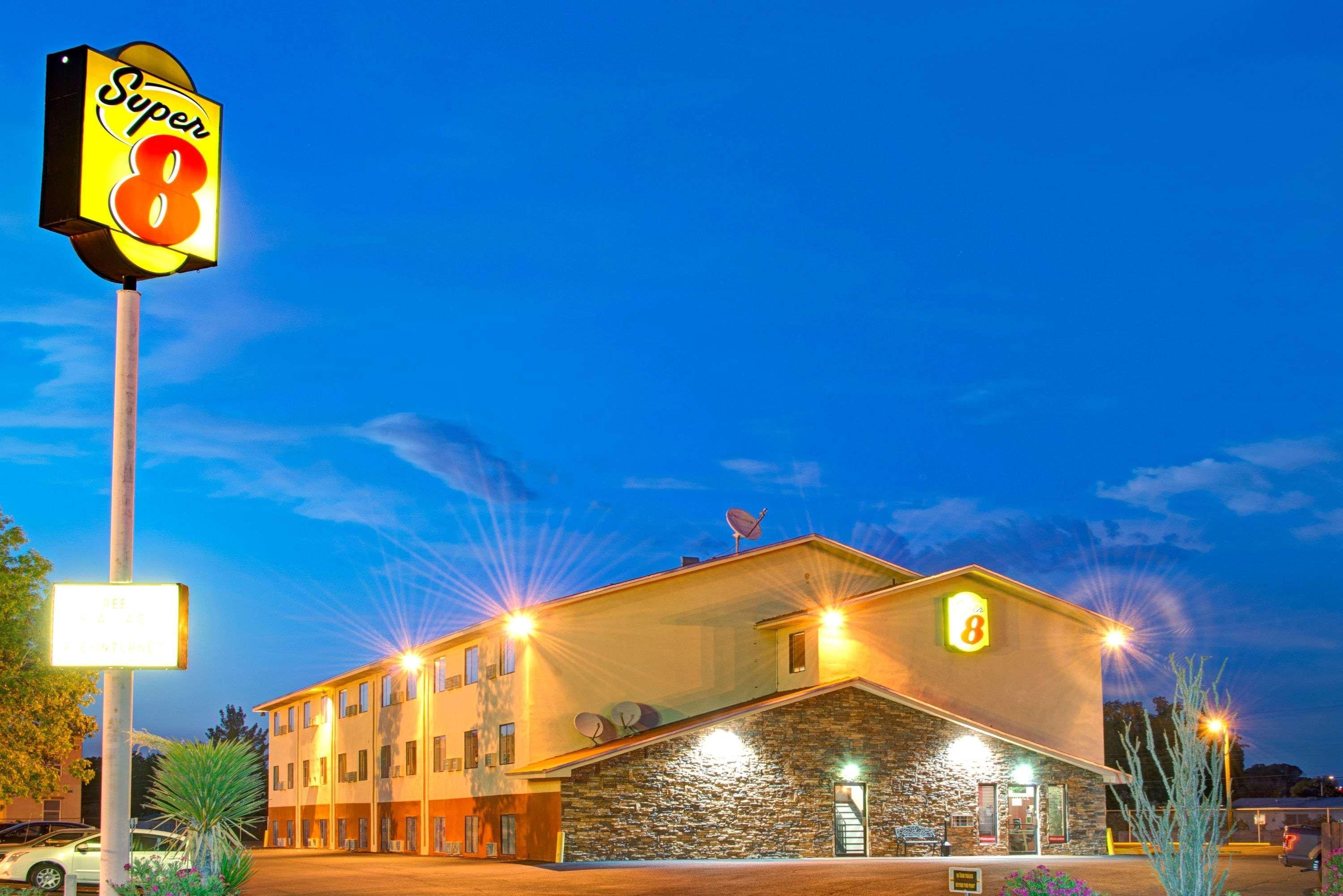 Super 8 By Wyndham Las Cruces University Area Bagian luar foto